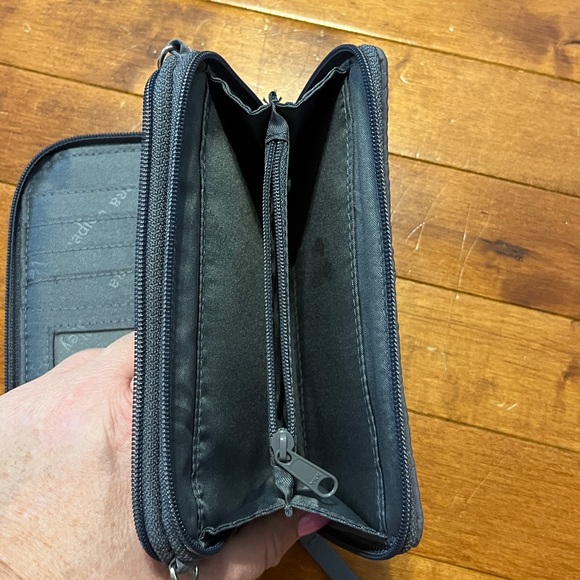 Vera Bradley Phone Wristlet - Picture 3 of 4